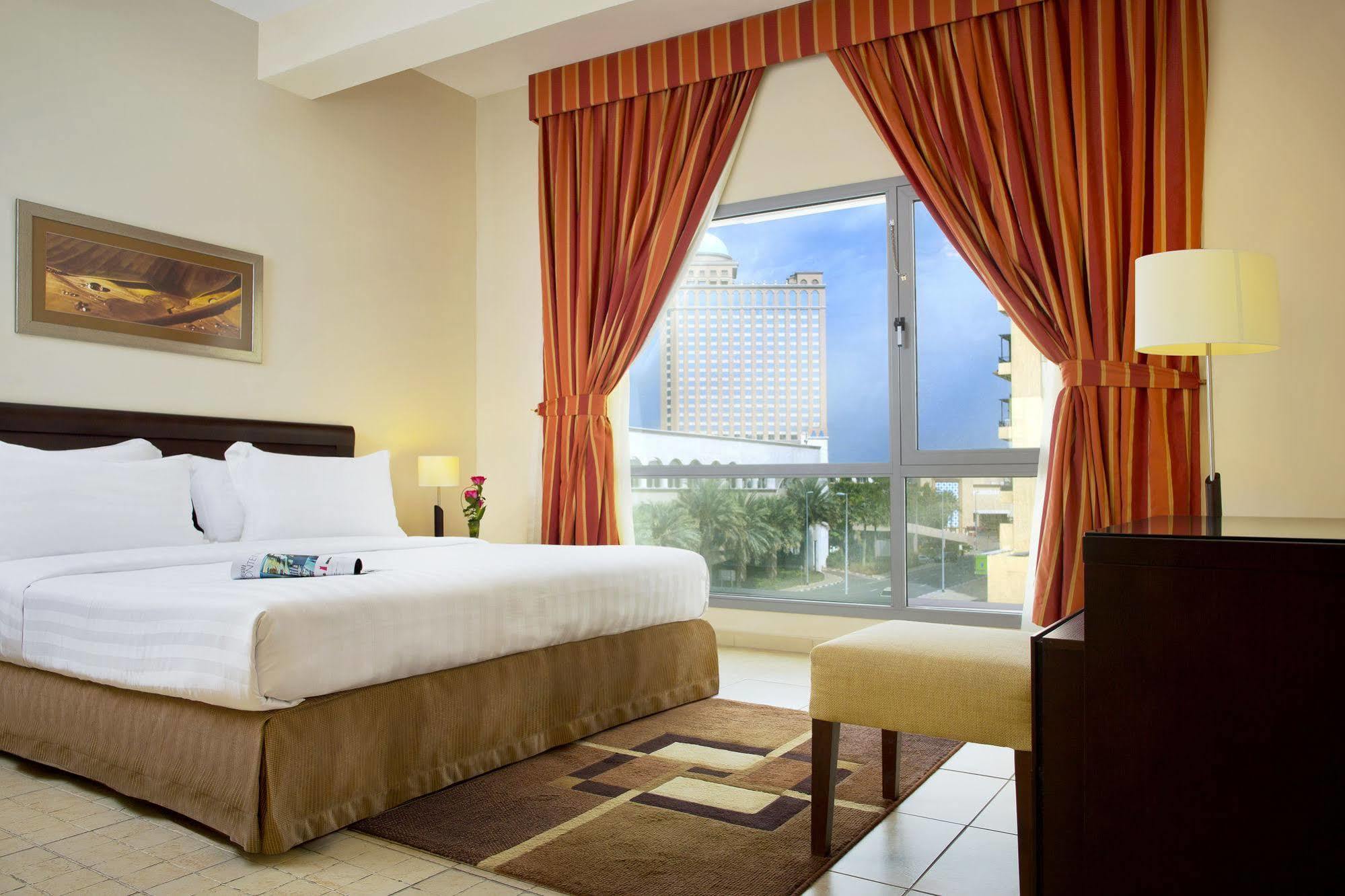 Time Topaz Hotel Apartment Dubai Exterior photo